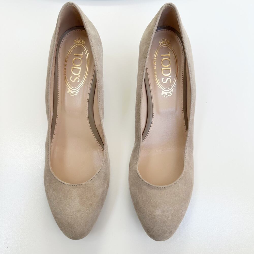 Tod's Suede Round Toe Wedge Pumps Tan Court Wood Heel Italian Luxury Size 38.5